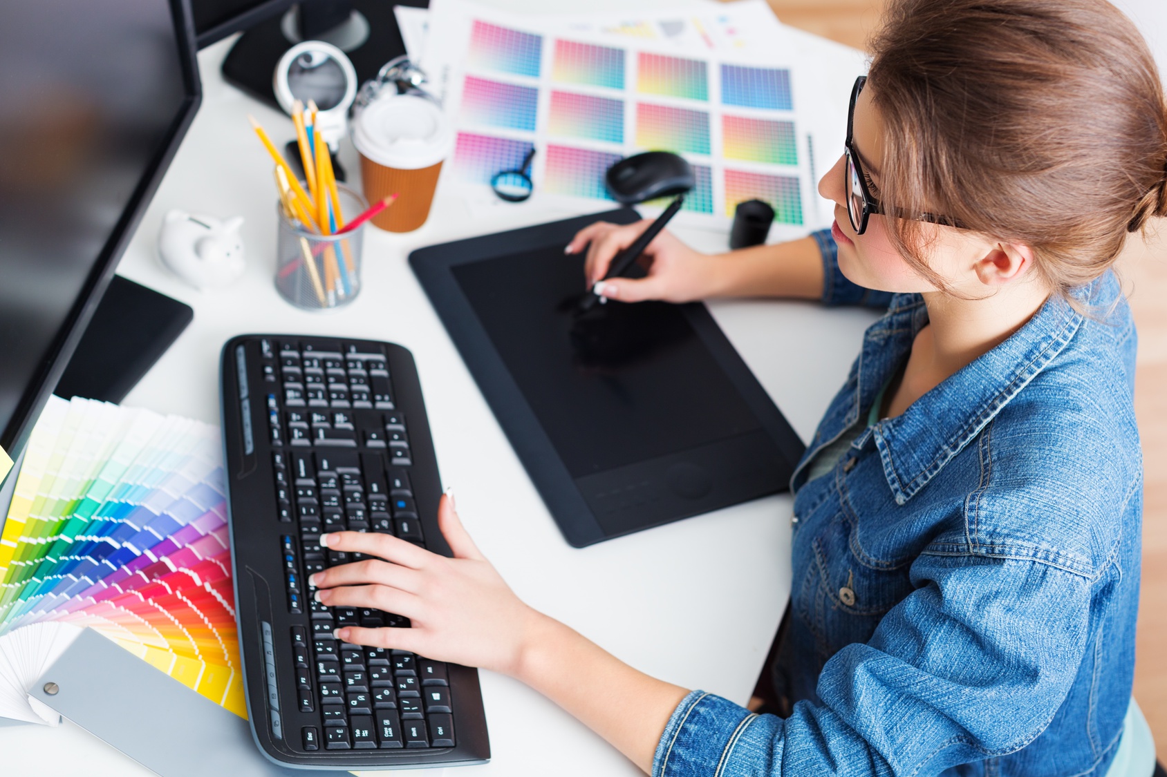 diseñadora trabajando